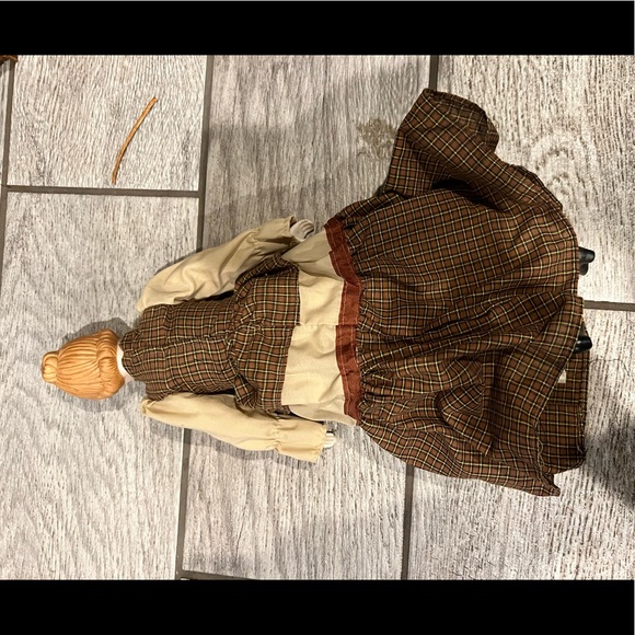 Little Women porcelain doll - Picture 3 of 3